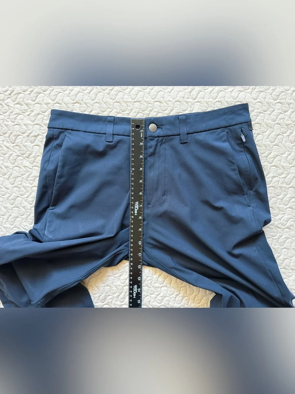 Lululemon Men’s Navy Blue Performance Pants Size 32x30 Tapered